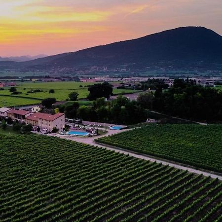 Agriturismo Corte Patrizia คาปริโน เวโรเนเซ ภายนอก รูปภาพ